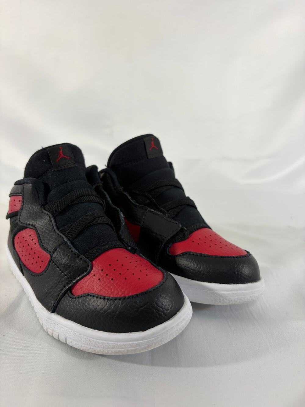 Jordan Toddler 10C Black Red High Top Sneakers Jumpman AV7944-006 Velcro
